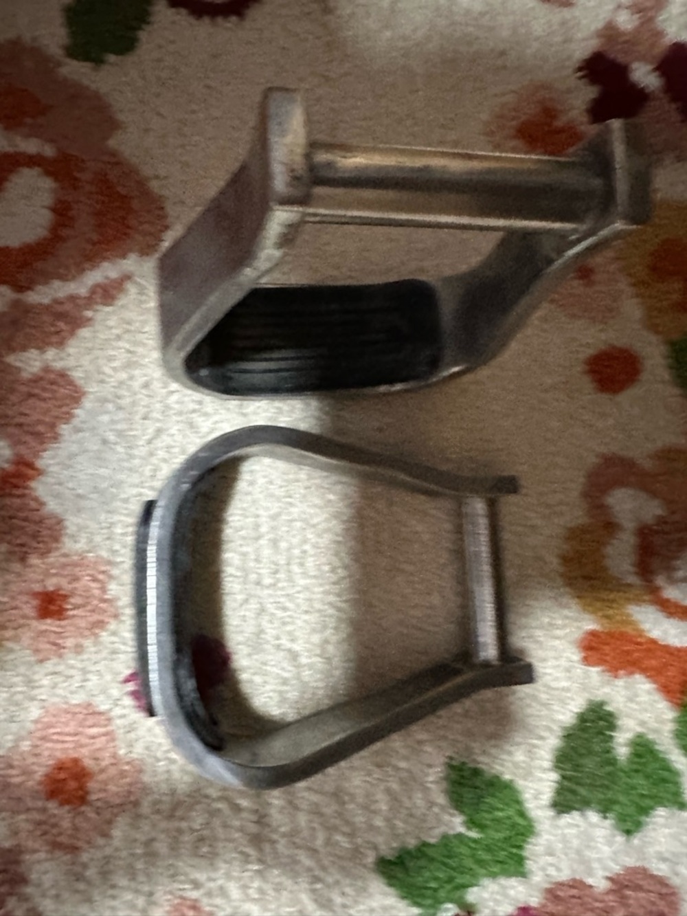 Aluminum Horse Stirrups with Black Rubber Treads - Durable Riding Stirrups